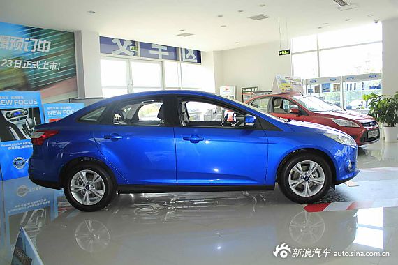 　福克斯兩廂經(jīng)典1.8MT 時(shí)尚型