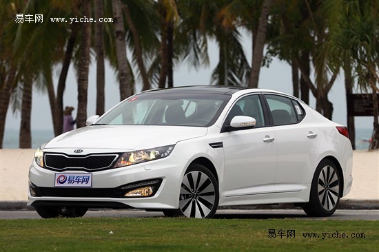 起亞新款K5亮相紐約車(chē)展 起亞新款K5亮相紐約車(chē)展