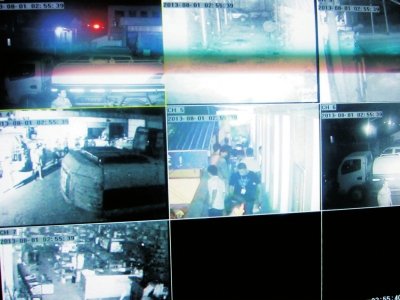 南陽市一汽修廠遭強拆人員被挾持 監(jiān)控錄下全程