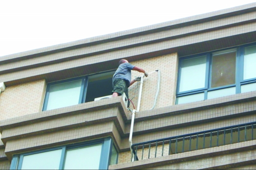 三門峽興起安裝空調(diào)收取高空作業(yè)費 收費標(biāo)準(zhǔn)混亂