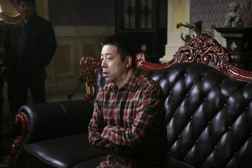 《大河兒女》導(dǎo)演安健接受媒體記者的訪問(wèn)。