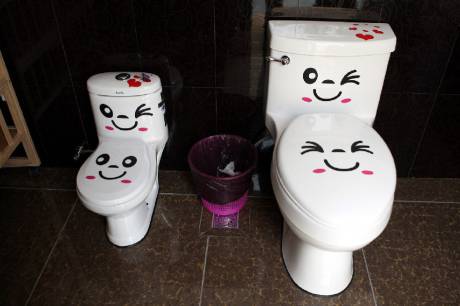 杭州一“四星級(jí)”公廁亮相