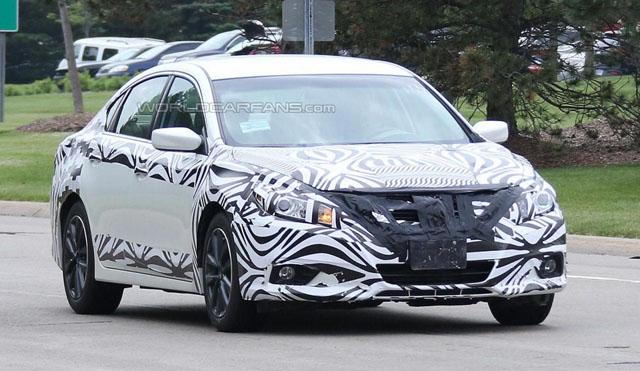 日產(chǎn)改款A(yù)ltima諜照首曝 外觀(guān)將有所調(diào)整 日產(chǎn)改款A(yù)ltima諜照首曝 外觀(guān)將有所調(diào)整