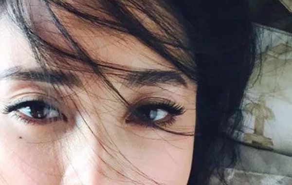 蔣勤勤吊帶美照。