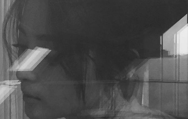 蔣勤勤吊帶美照。