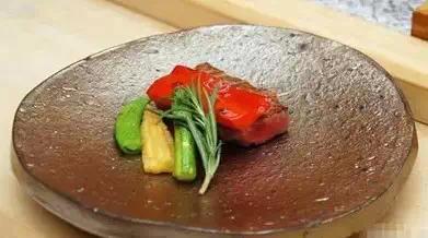 就一點(diǎn)兒紫菜跟生魚(yú)片 日料沒(méi)吃什么為啥還那么貴？