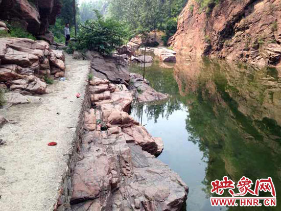 游客落水處。