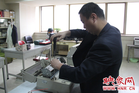 現(xiàn)在的陸涌經(jīng)常被同事成為“治療疑難雜癥的行家”、“大神”