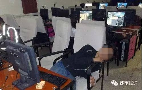 悲劇！15歲男孩上網(wǎng)5小時(shí)后猝死，事發(fā)鄭州 | 這些原因可能導(dǎo)致上網(wǎng)猝死，戳...