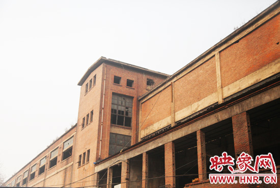 廢舊的廠房，充滿滄桑感