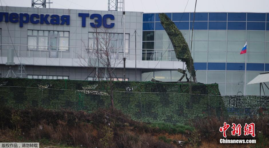 當(dāng)?shù)貢r(shí)間1月29日，俄羅斯索契，2014年索契冬奧會(huì)，俄羅斯軍方在奧林匹克公園周邊部署放空導(dǎo)彈系統(tǒng)。