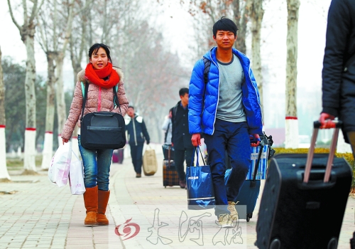 走進熟悉的校園，看到熟悉的笑臉，就這樣懷揣著自信和目標，迎接明天靠近下一站。