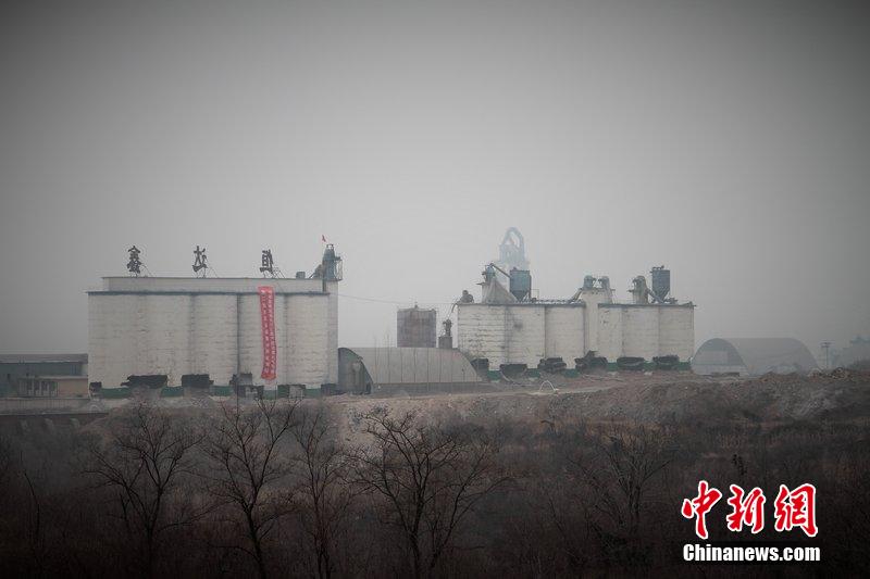 　2014年2月17日，石家莊市再次啟動(dòng)壓減水泥過(guò)剩產(chǎn)能、治理大氣污染水泥企業(yè)集中爆破拆除行動(dòng)。