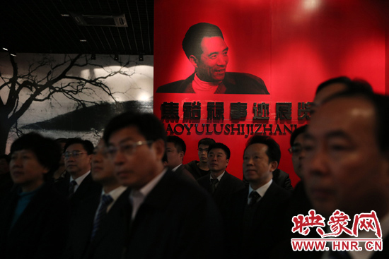 在焦裕祿紀念館，參觀的人絡繹不絕，一批批來自全國各地的黨員干部前來學習焦裕祿事跡