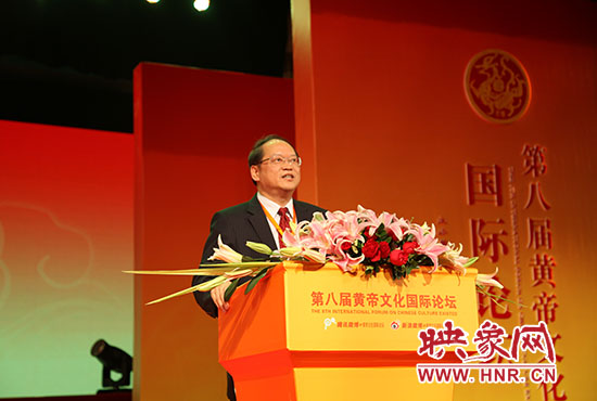 臺灣大學哲學系教授、美國耶魯大學哲學博士傅佩榮做演講