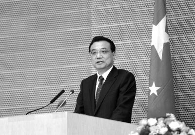 當(dāng)?shù)貢r(shí)間5月5日，國(guó)務(wù)院總理李克強(qiáng)在非盟會(huì)議中心發(fā)表演講。圖/中國(guó)政府網(wǎng)