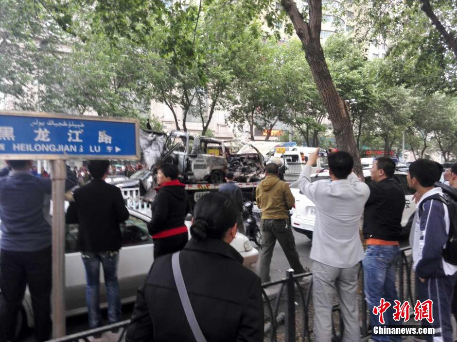 自治區(qū)和烏魯木齊市有關部門迅速處置，傷員已全部送往醫(yī)院救治。