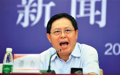 　譚力 男，1955年10月生，漢族，重慶市人，大學(xué)學(xué)歷，有知青經(jīng)歷。2009年3月前，一直在四川工