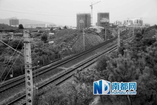 　東源縣法院院長被火車撞亡事發(fā)地段。