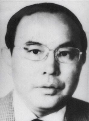 胡玉興 現(xiàn)年59歲，外逃前任山西省太原市住房制度改革辦公室主任，2002年7月逃往澳大利亞或新西蘭。