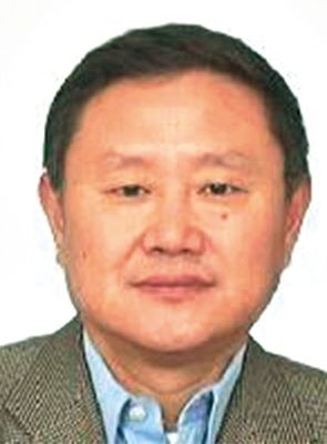 胡奉憲 現(xiàn)年60歲，外逃前任四川韻律實業(yè)發(fā)展公司總經(jīng)理、董事長，2009年11月逃往美國或澳大利亞。