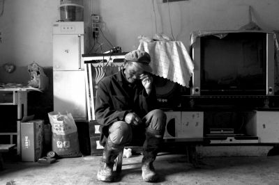 今年73歲的錢智遠(yuǎn)說起女兒錢仁鳳不禁老淚縱橫。