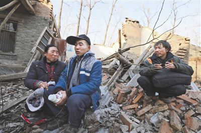 2014年1月，取保候?qū)彽乃螤幑夂透改缚粗鴼垟〉姆孔樱鳒I