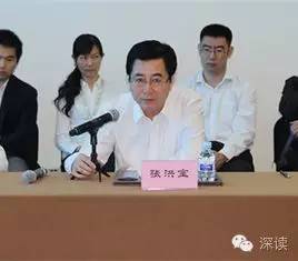 在天津紀委對王富強的通報中指出，王富強從“聽黨的話，永遠跟黨走，做讓黨放心的人”這一初心出發(fā)，吃過苦、流過汗，曾為天津港保稅區(qū)的建設和發(fā)展、為天津市招商引資工作作出過貢獻。貢獻被認可、贊譽，其驕傲自滿情緒漸生，覺得