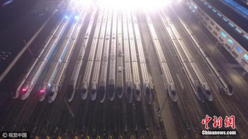 資料圖：高鐵“萬箭齊發(fā)”勢如“陸地航母”。 圖片來源：視覺中國