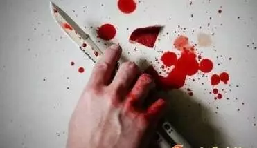 男子用被子捂死妻子 在其胸部、腹部寫下我愛你