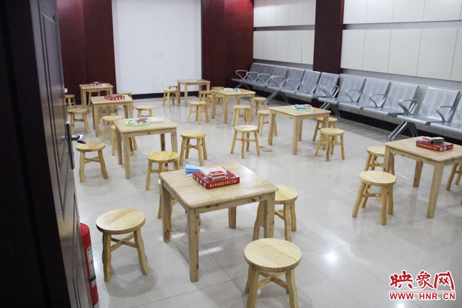 中原區(qū)人防納涼場所（桐柏路與中原路交叉口），內(nèi)部環(huán)境干凈整潔。