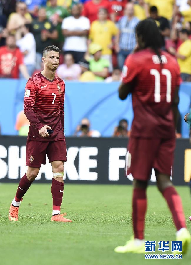 6月26日，葡萄牙隊球員克·羅納爾多（左）在比賽中。