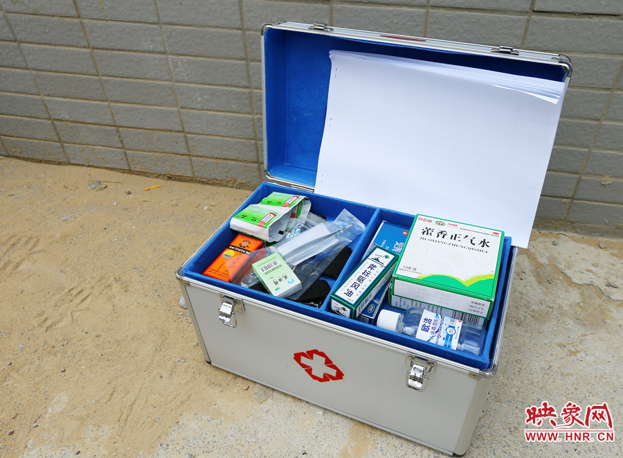 高溫天氣下，防暑藥品是必須準(zhǔn)備的