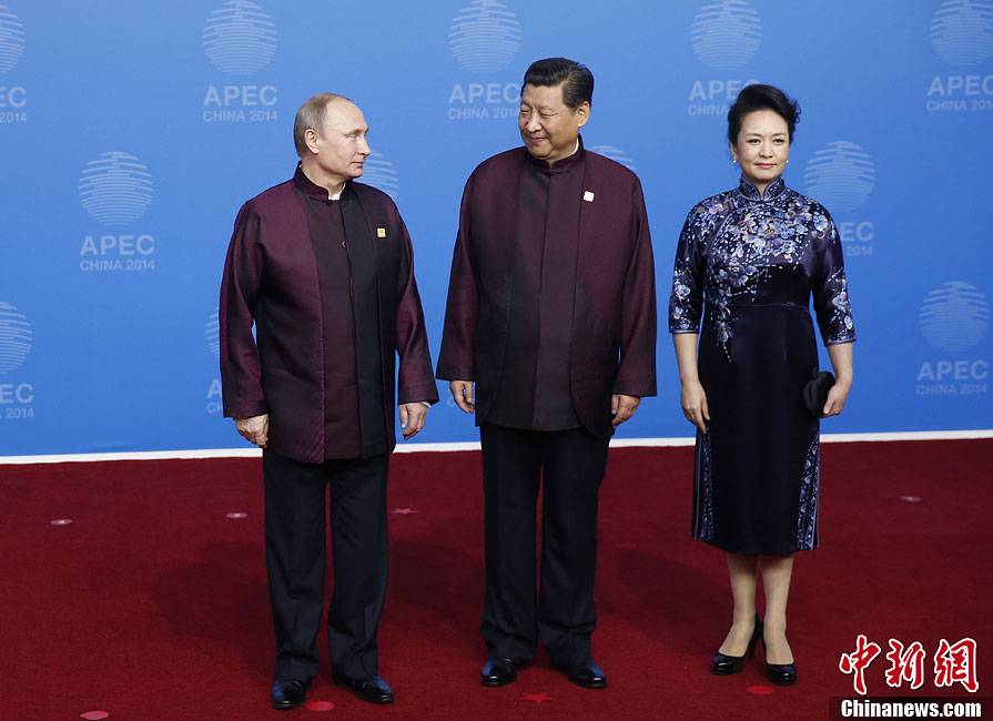 圖為習(xí)近平夫婦歡迎俄羅斯總統(tǒng)普京。中新社發(fā) 杜洋 攝