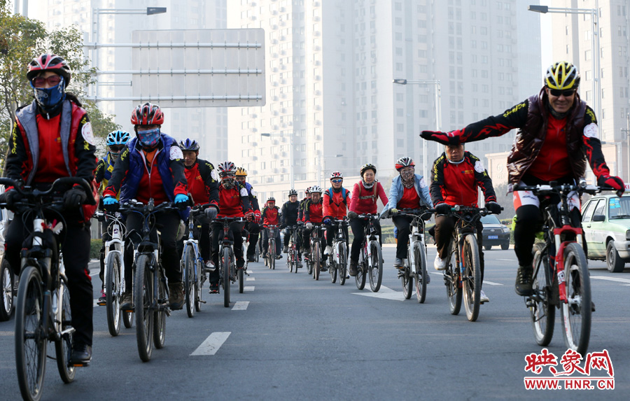 獻(xiàn)愛心、騎行天下，映象網(wǎng)騎行車友樂翻天