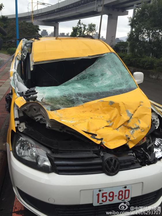 臺(tái)灣復(fù)興航空一架班機(jī)墜河 臺(tái)灣復(fù)興航空一架班機(jī)墜河