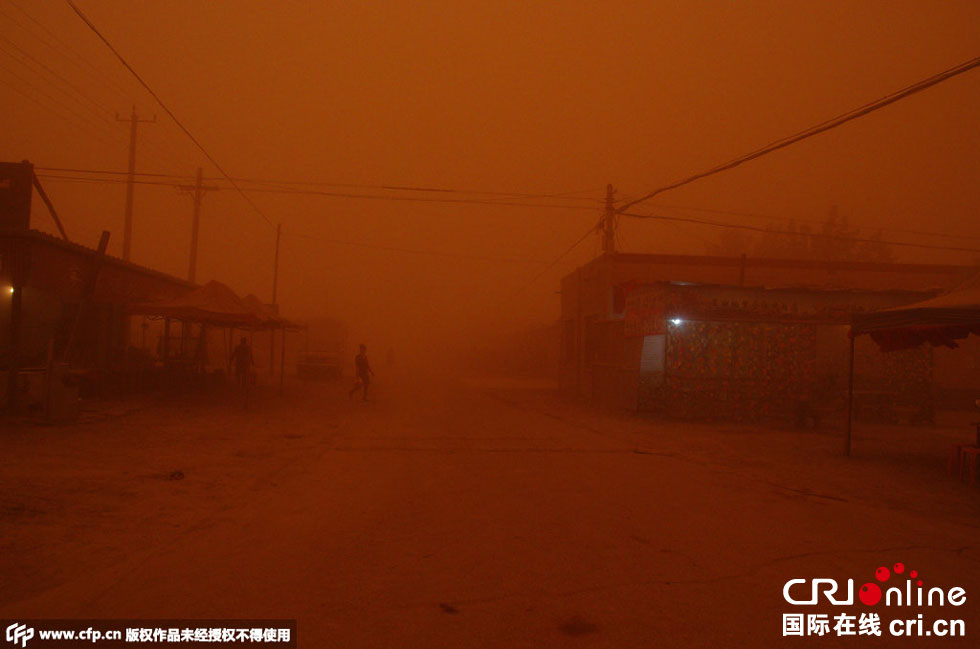 巴扎上變得寂靜無(wú)聲?！D片來(lái)源：CFP