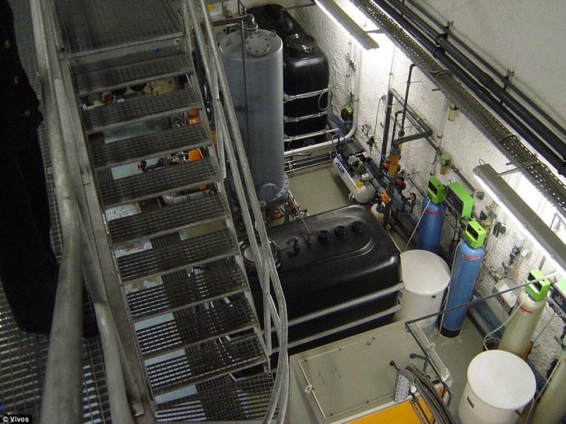 圖為堡壘內(nèi)的儲水和發(fā)電系統(tǒng)，同時還配備溫度調(diào)節(jié)與通風(fēng)設(shè)備。