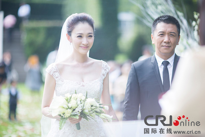 李小冉比利時辦婚禮 朱丹、鐘欣潼、應(yīng)采兒做伴娘