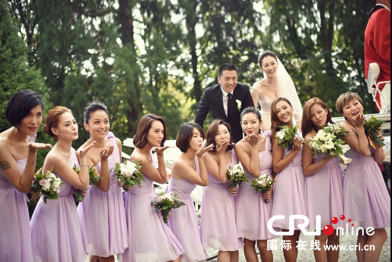 李小冉比利時辦婚禮 朱丹、鐘欣潼、應(yīng)采兒做伴娘