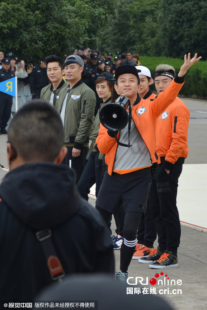 《奔跑吧兄弟》第三季劇組到南京錄制節(jié)目。