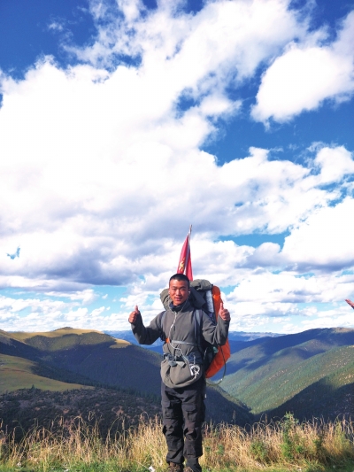 濮陽小伙劉永威向著夢想之地拉薩徒步前行圖片由受訪者提供 濮陽小伙劉永威向著夢想之地拉薩徒步前行圖片由受訪者提供