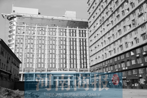 因購房尾款沒有交齊，鄭州一小區(qū)多戶業(yè)主的生活用水被停掉，有的連續(xù)半個月沒水吃。