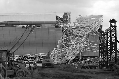 圣保羅市伊塔蓋拉球場(chǎng)坍塌現(xiàn)場(chǎng)。