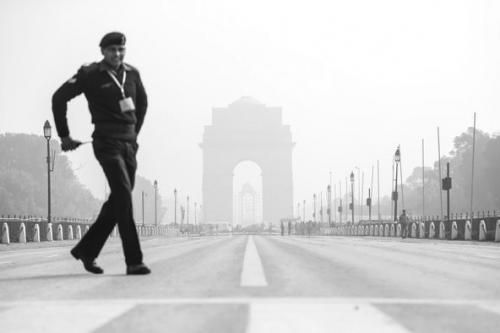 《紐約時報》網(wǎng)站27日配發(fā)的新德里1月某一天的霧霾照片。