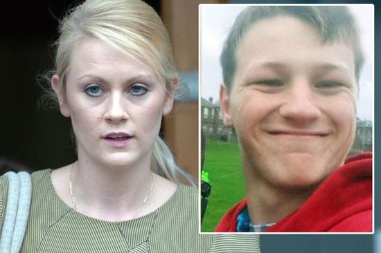 英女教師與未成年學(xué)生車(chē)震被取消教師資格