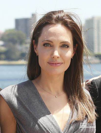 安吉麗娜·朱莉宣布將息影：當(dāng)演員永遠不舒服