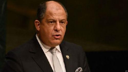 哥斯達黎加總統(tǒng)路易斯·索利斯表示，政府亟需資金因應(yīng)財政赤字，但中國提供10億美元貸款的時機仍未成熟。（圖片來源：英國廣播公司網(wǎng)站）