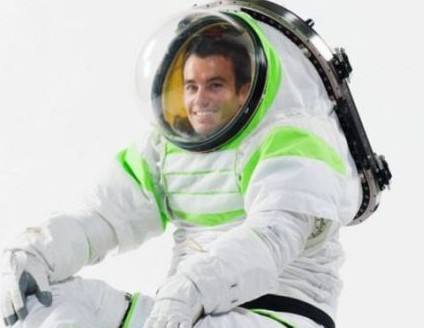 18個(gè)保障生命運(yùn)轉(zhuǎn)系統(tǒng)的背包中只有11個(gè)可用，這些背包是用于支持宇航員在開放的宇宙空間中工作使用的，這些不可用的背包使得工作人員對在空間站工作結(jié)束之前的狀況表示擔(dān)憂。