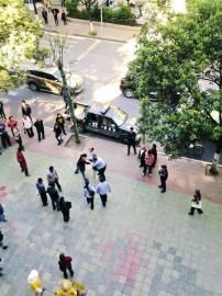 市民提供給賀偉的事發(fā)時雙方沖突照片。